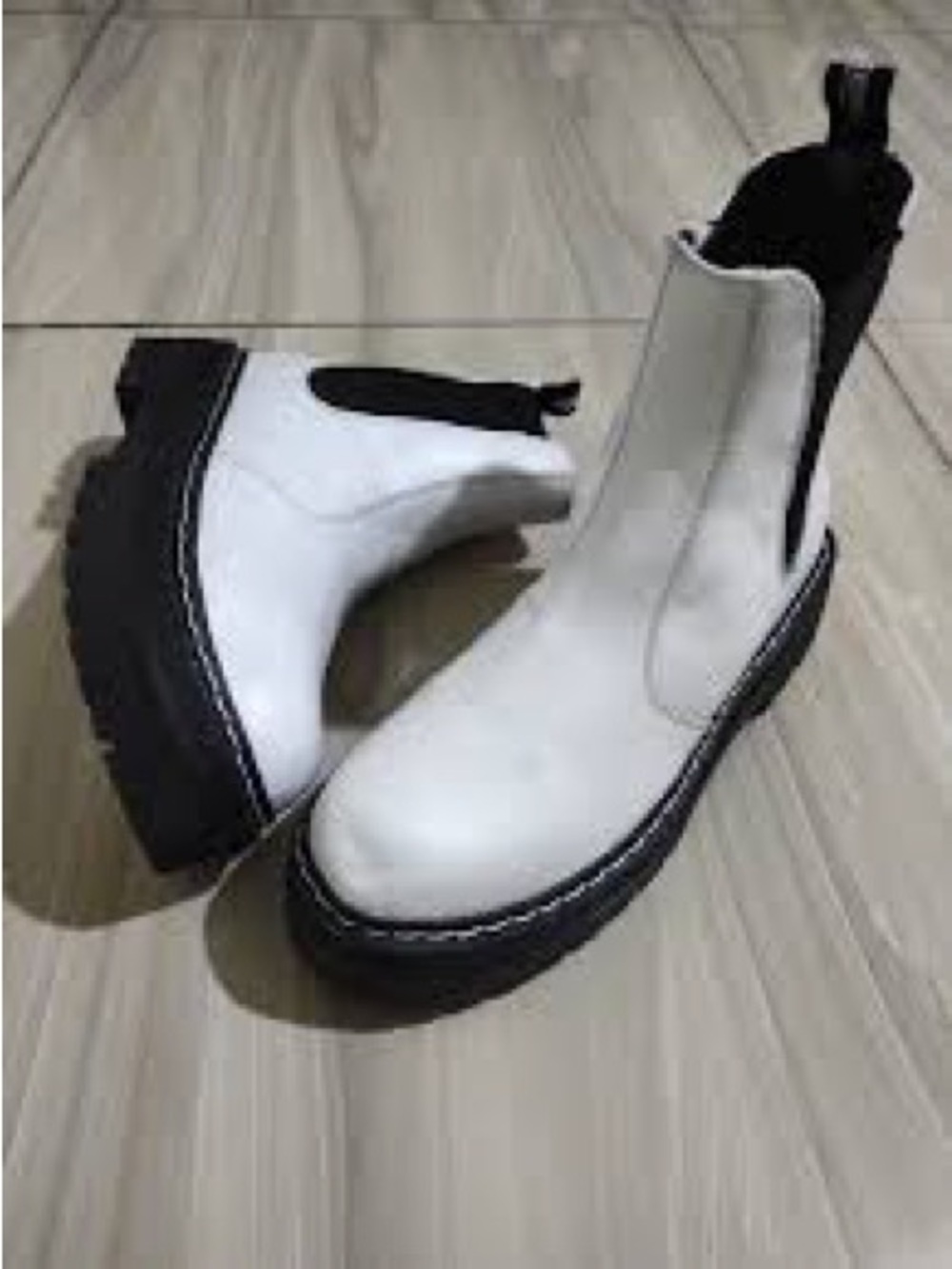 Sincerely Jules white Leather Chelsea Boots size 8